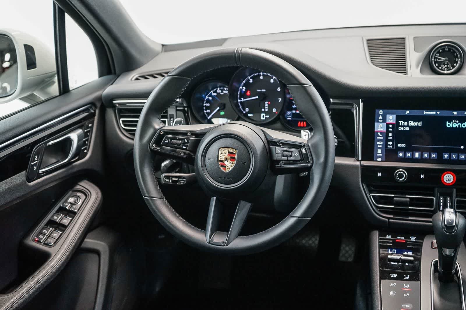 Certified 2026 Porsche Macan AWD/4WD image 21