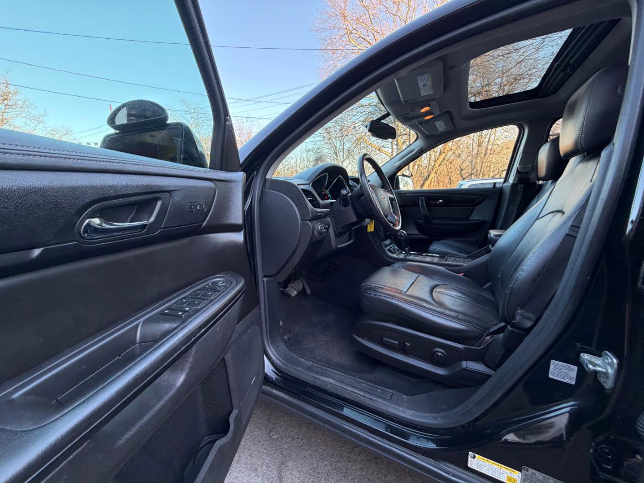 Used 2017 Chevrolet Traverse LT AWD/4WD image 14