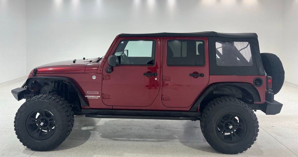 Used 2012 Jeep Wrangler Unlimited Rubicon w/ Connectivity Group image 2