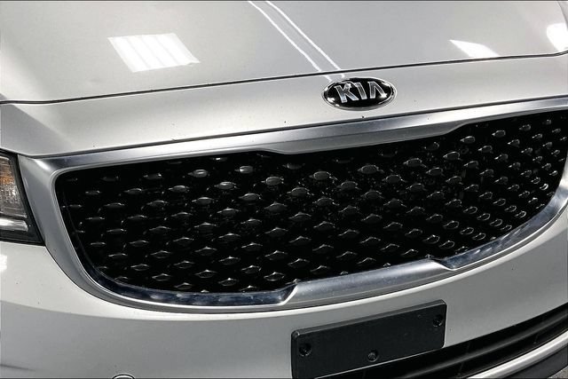 Used 2016 Kia Sedona L FWD image 30