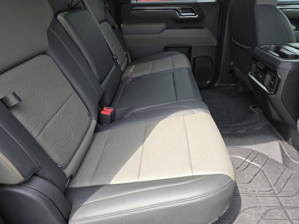 Used 2024 Chevrolet Silverado 2500 ZR2 w/ Technology Package image 16