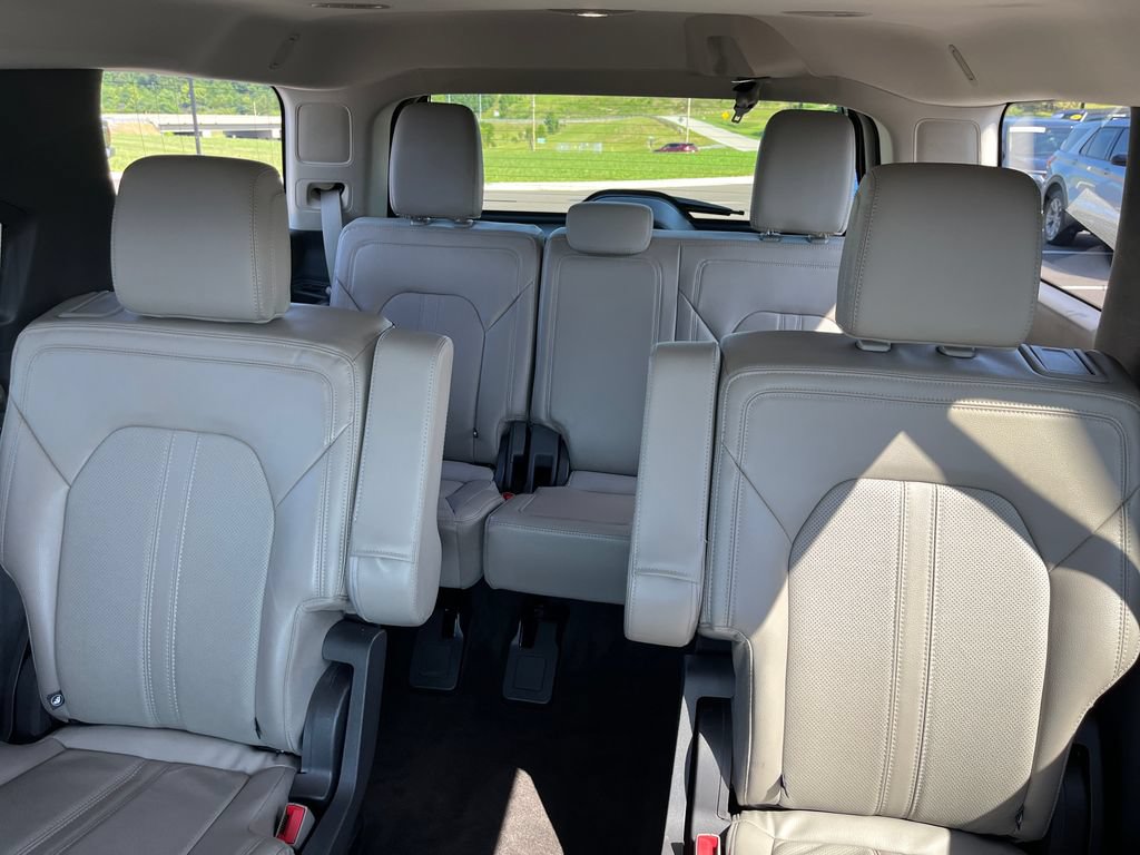 Used 2021 Ford Expedition Limited AWD/4WD image 13