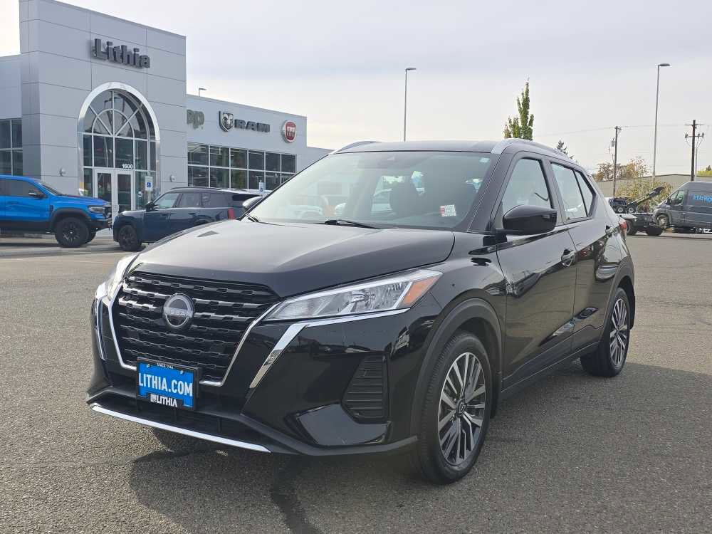 Used 2023 Nissan Kicks SV image 1