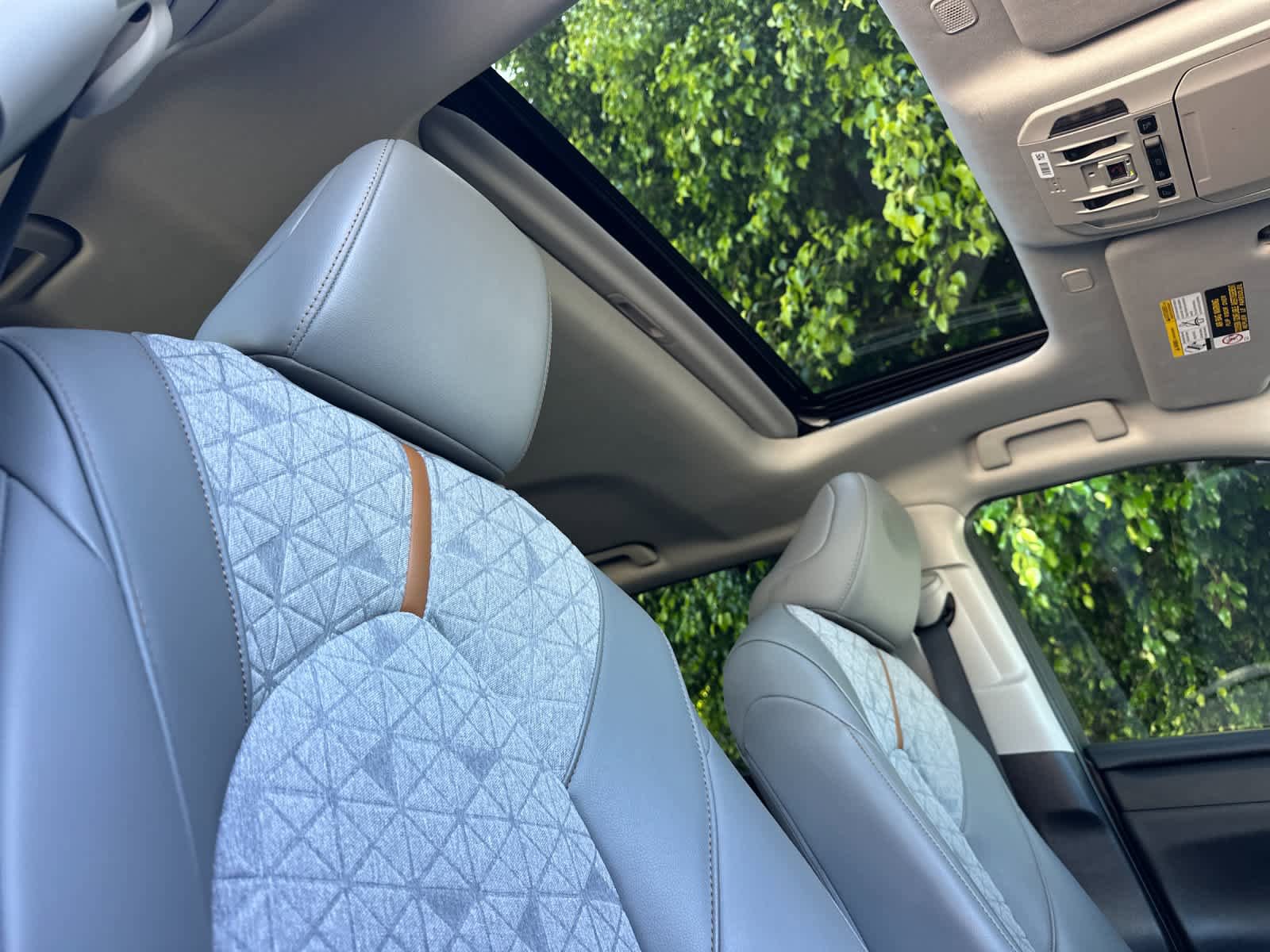 Used 2023 Toyota Highlander Bronze Edition FWD image 18
