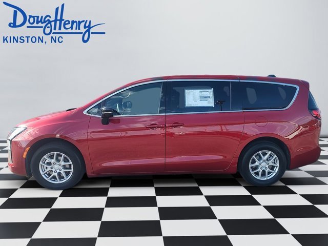 New 2027 Chrysler Pacifica Select FWD image 2