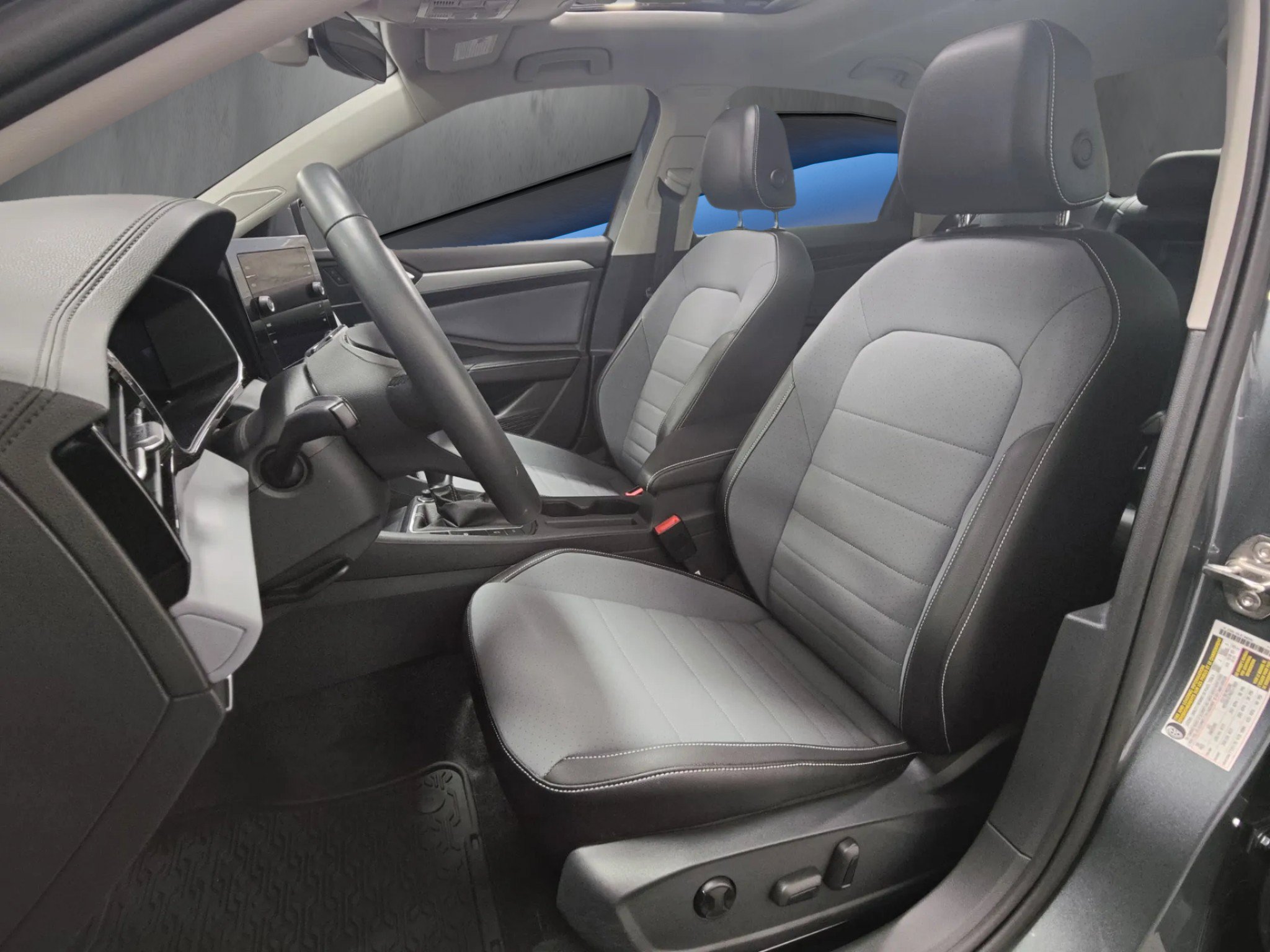 Used 2026 Volkswagen Jetta SE FWD image 10