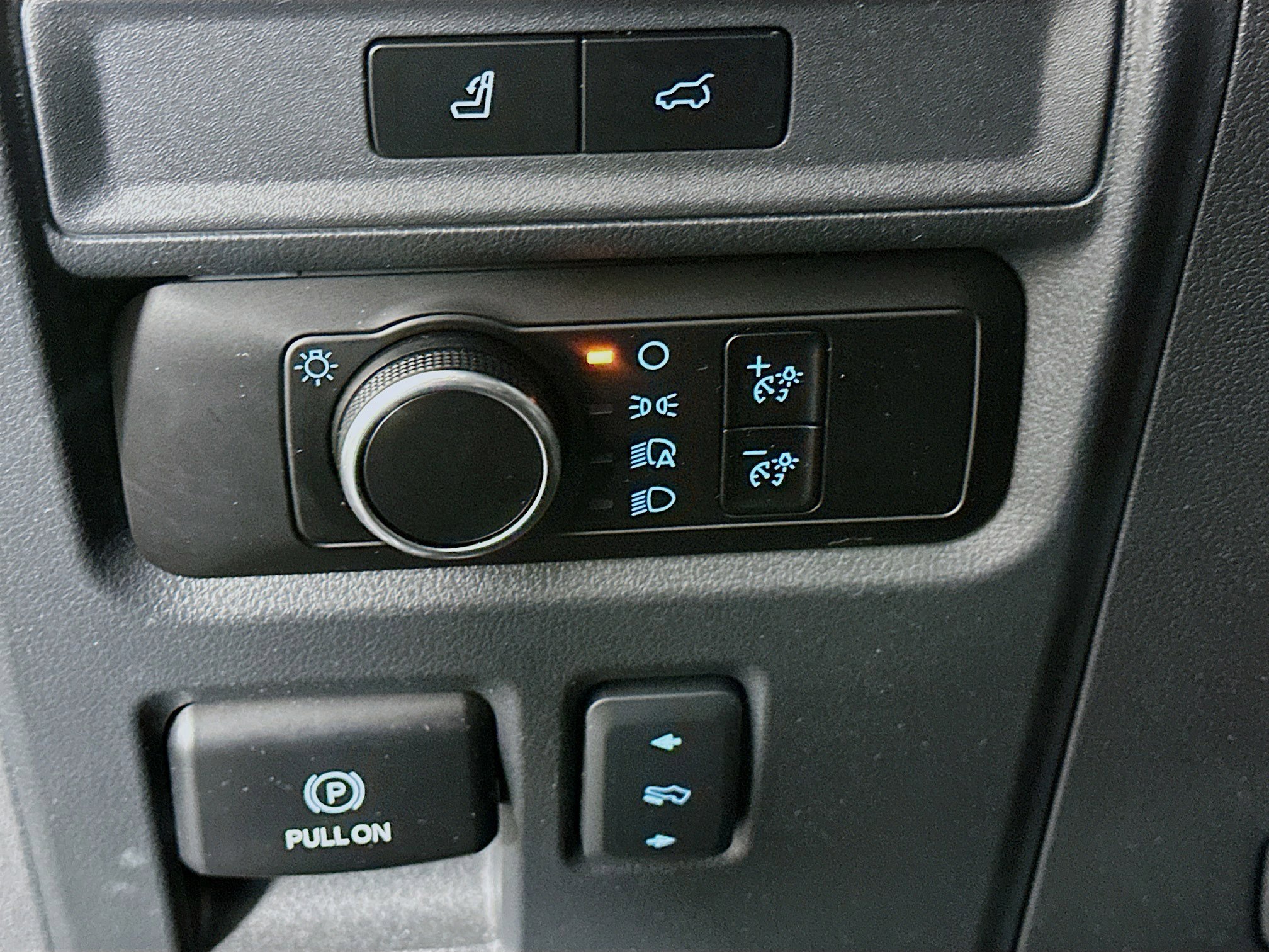 Used 2024 Ford Expedition XLT image 17