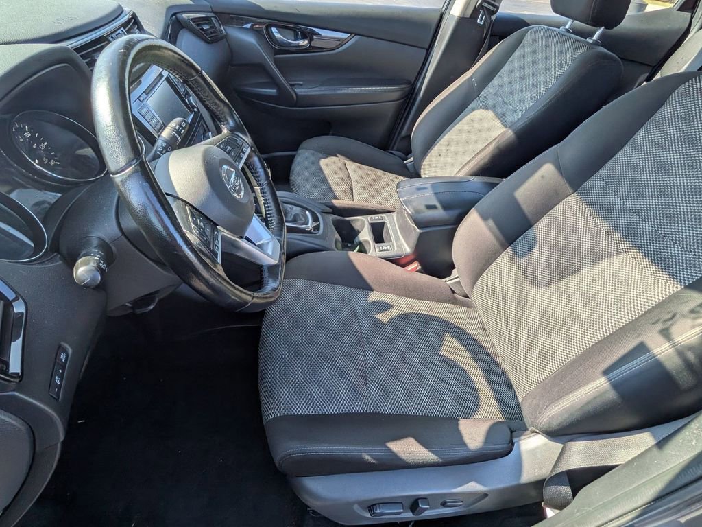 Used 2021 Nissan Rogue Sport SV AWD/4WD image 11