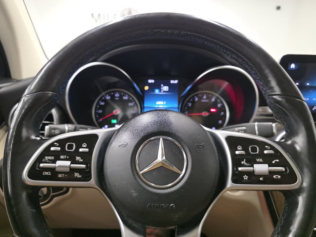 Used 2021 Mercedes-Benz GLC 300 4MATIC image 27