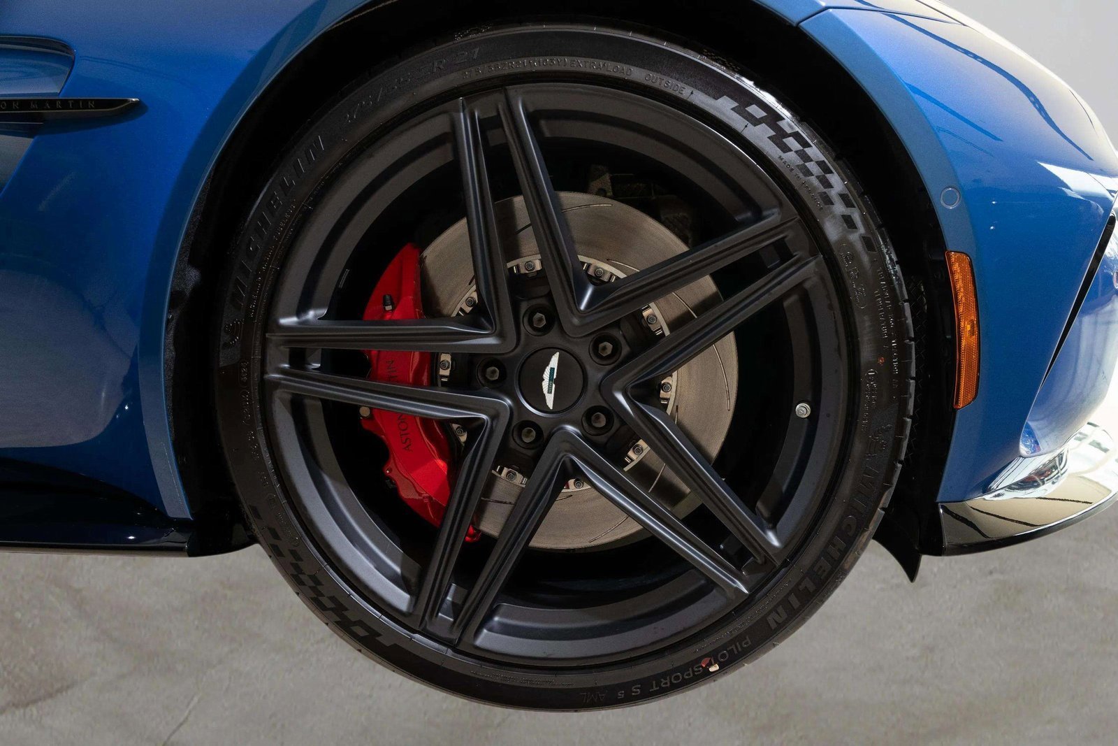 New 2026 Aston Martin V8 Vantage Coupe image 9