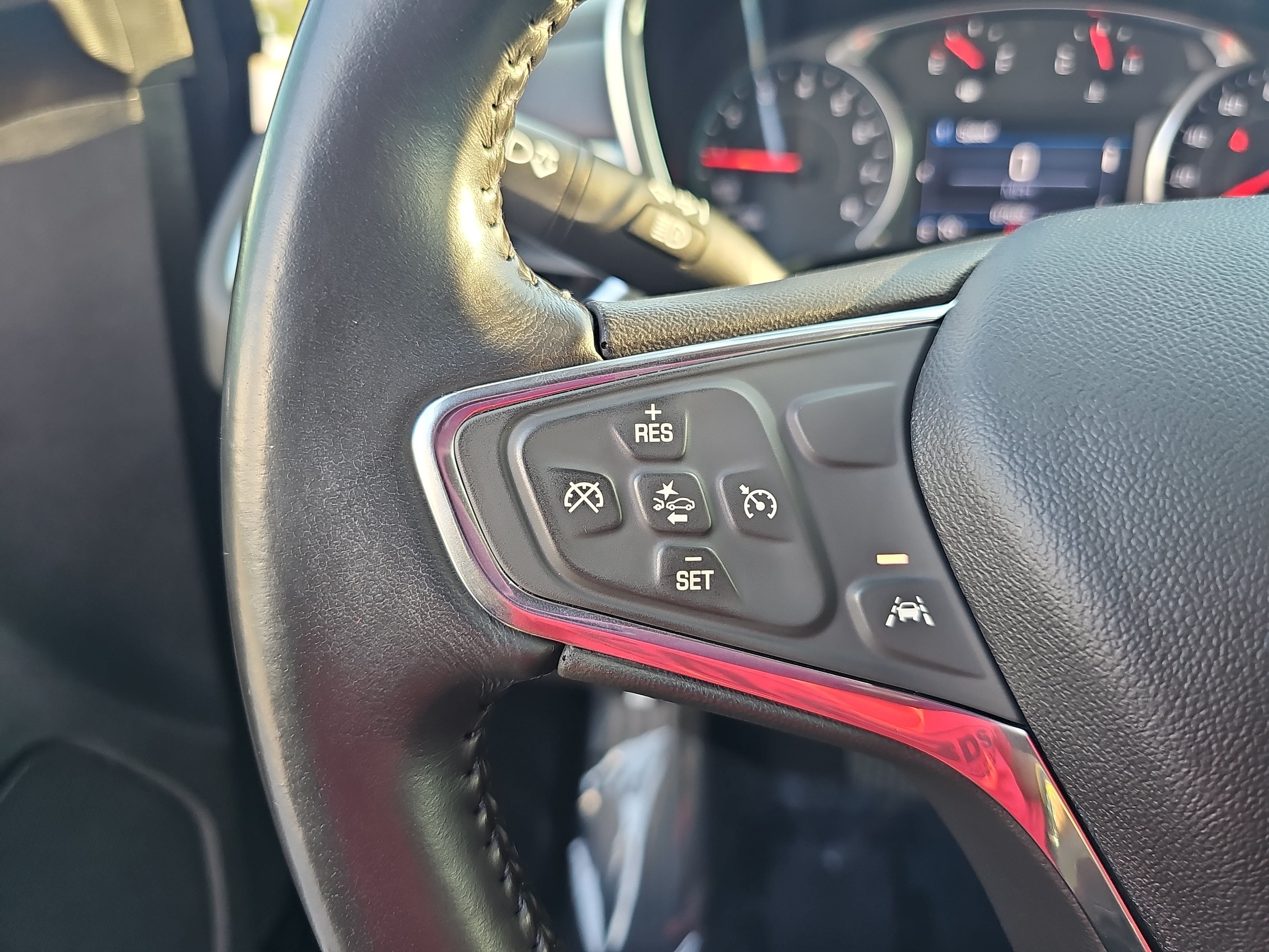 Used 2020 Chevrolet Equinox LT FWD image 18