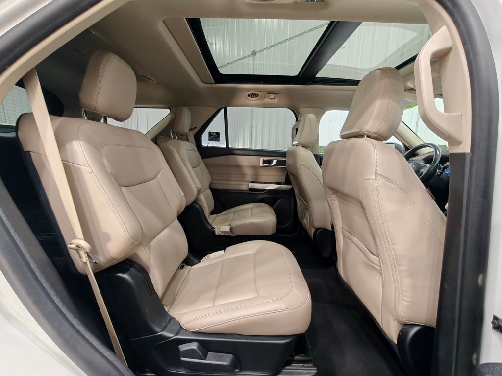 Used 2021 Ford Explorer XLT image 26