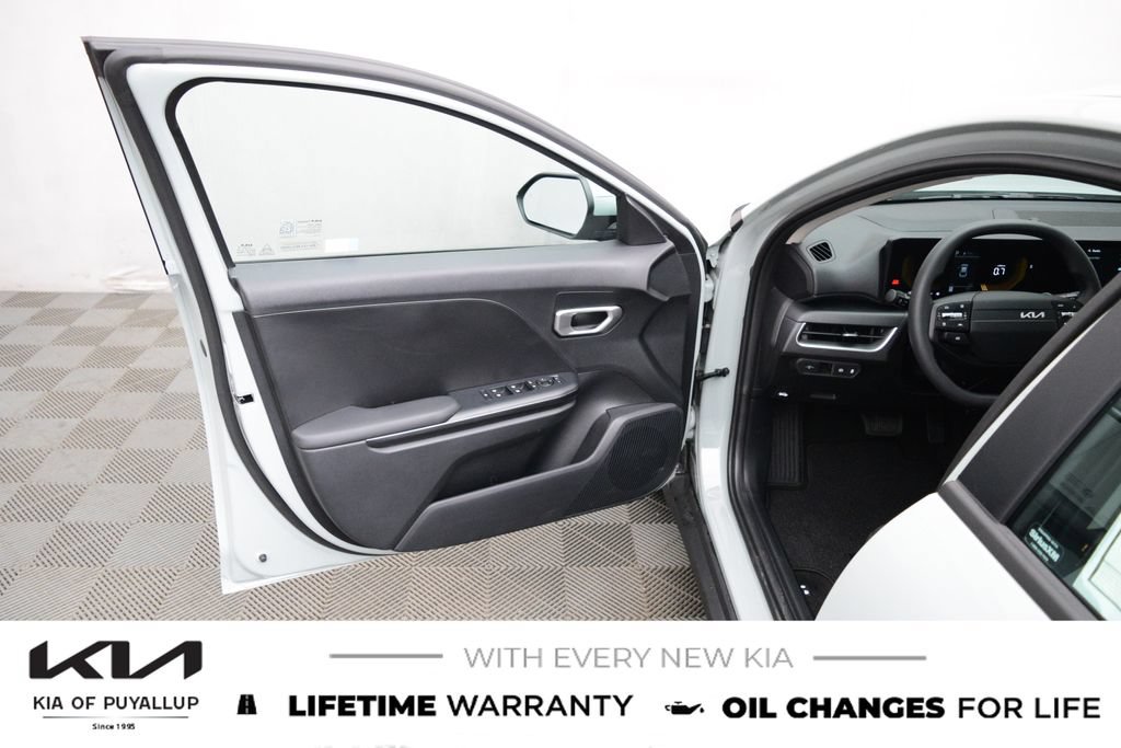 New 2026 Kia K4 FWD image 9