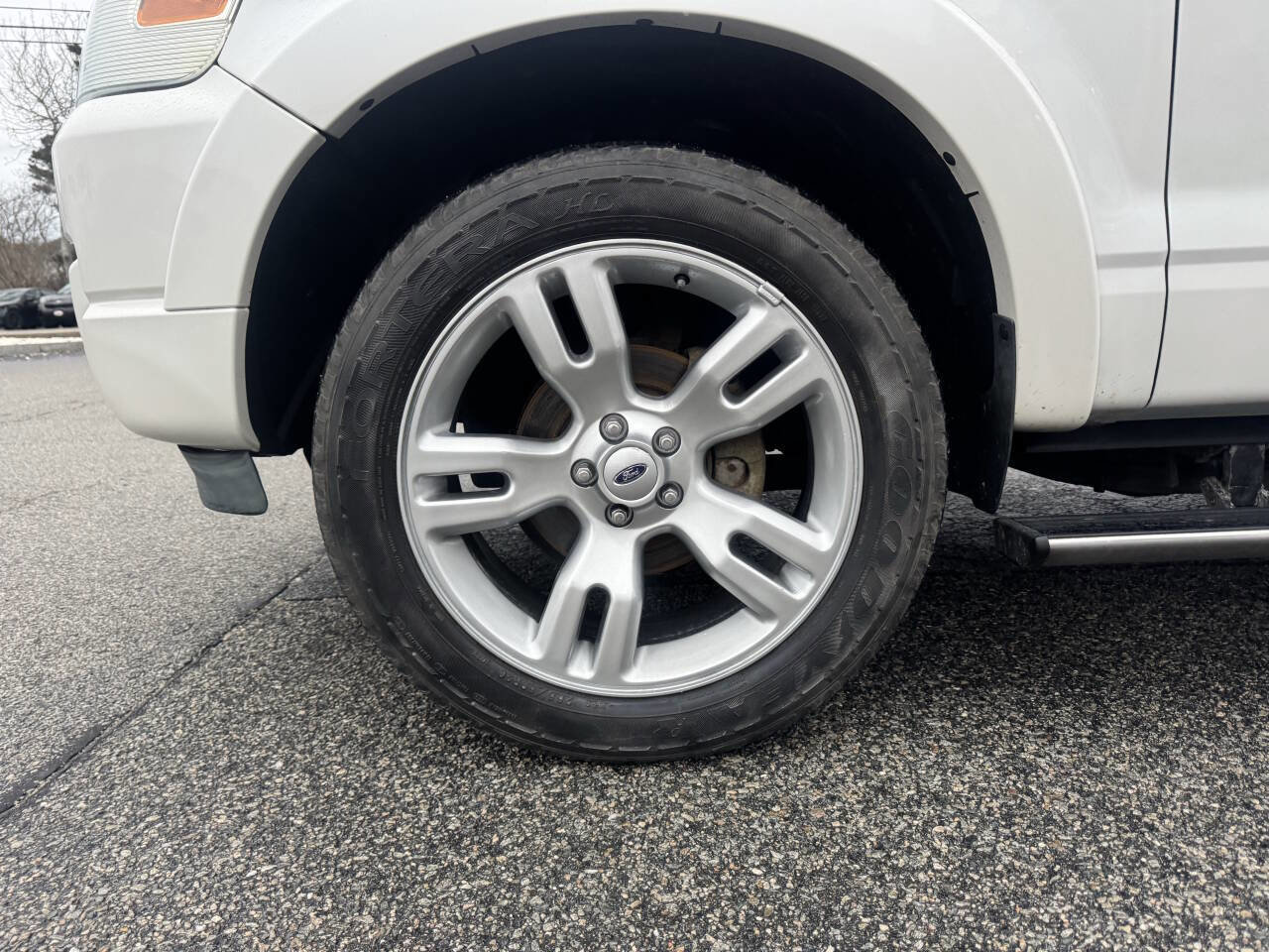 Used 2010 Ford Explorer Limited image 4