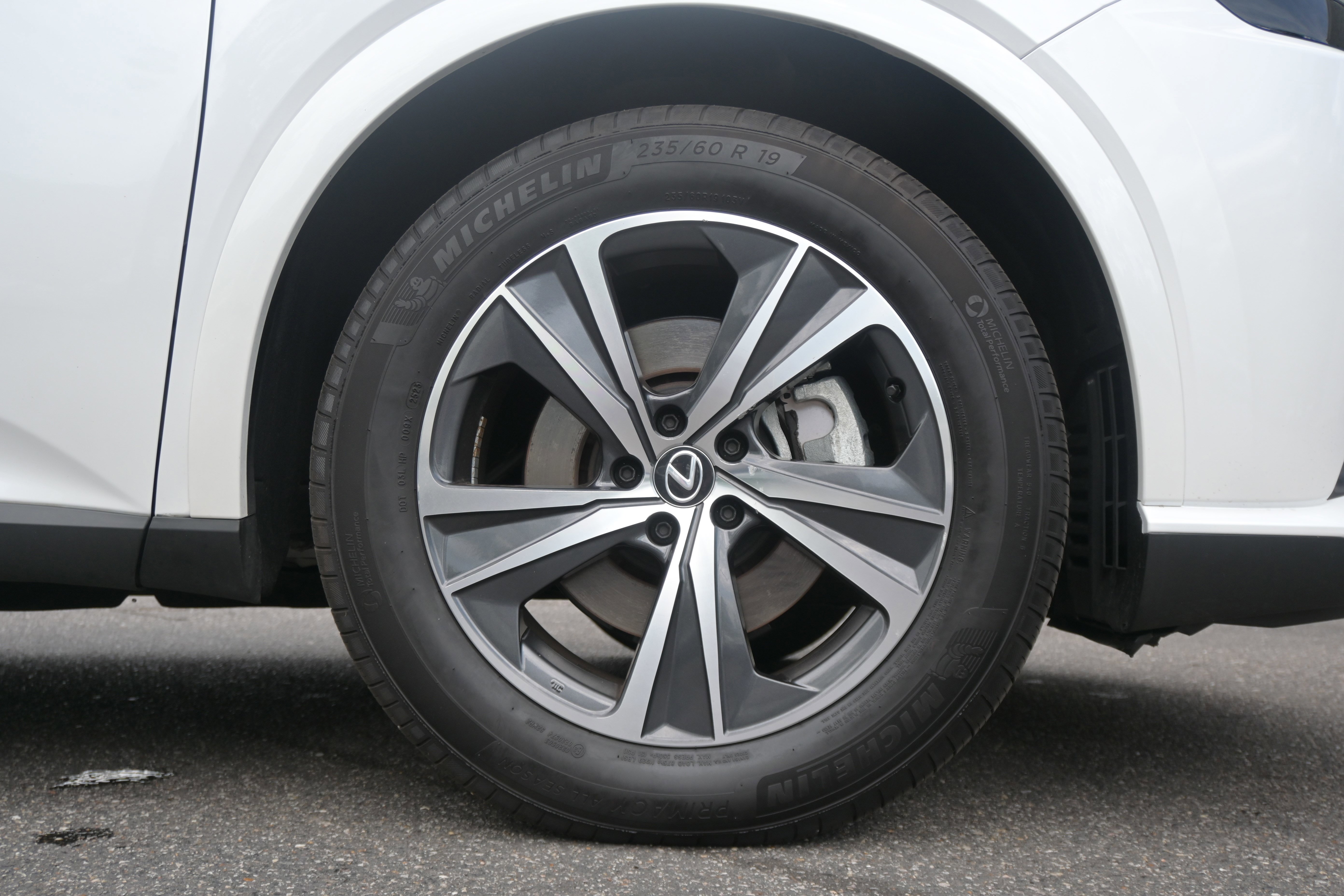 Used 2023 Lexus RX 350 Premium w/ Cold Area Package AWD/4WD image 13