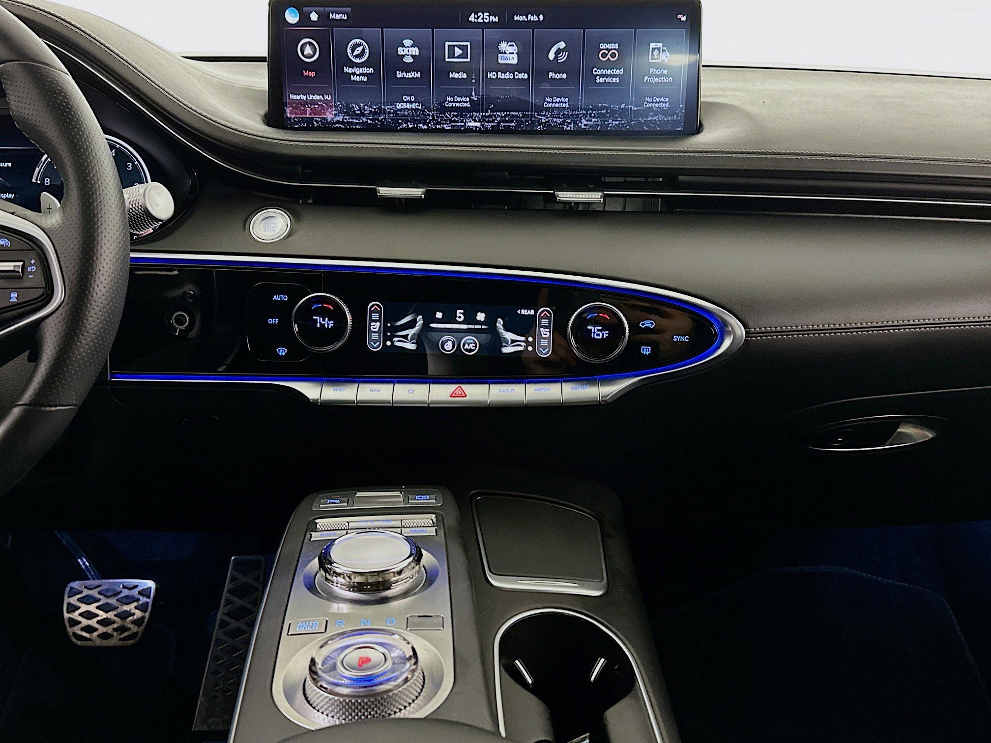 Used 2023 Genesis GV70 2.5T w/ Sport Prestige Package image 11