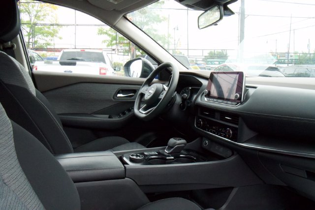 Used 2023 Nissan Rogue SV AWD/4WD image 30