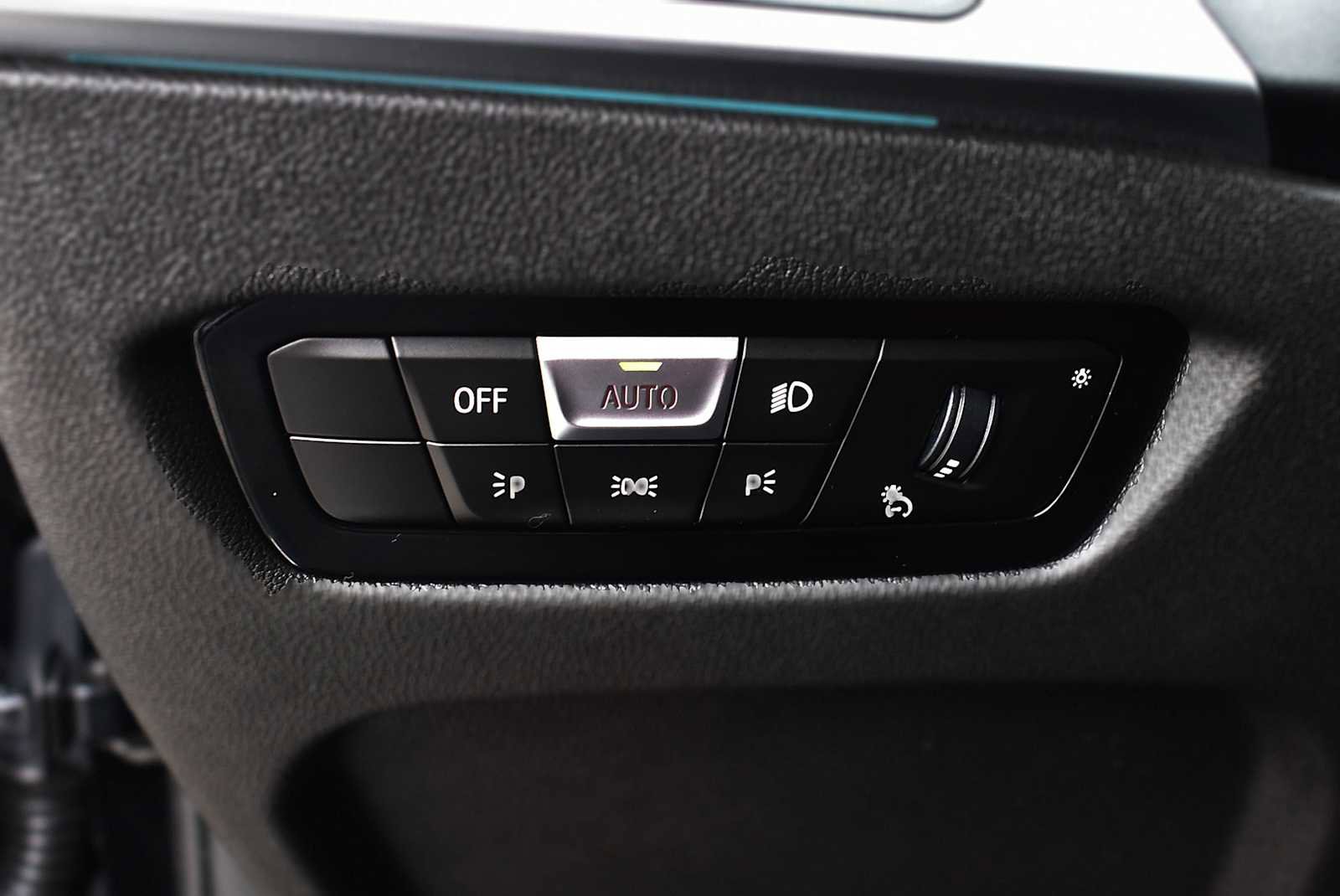 Used 2023 BMW 330e xDrive w/ Premium Package image 26