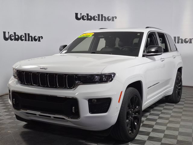 Used 2023 Jeep Grand Cherokee Overland AWD/4WD image 3