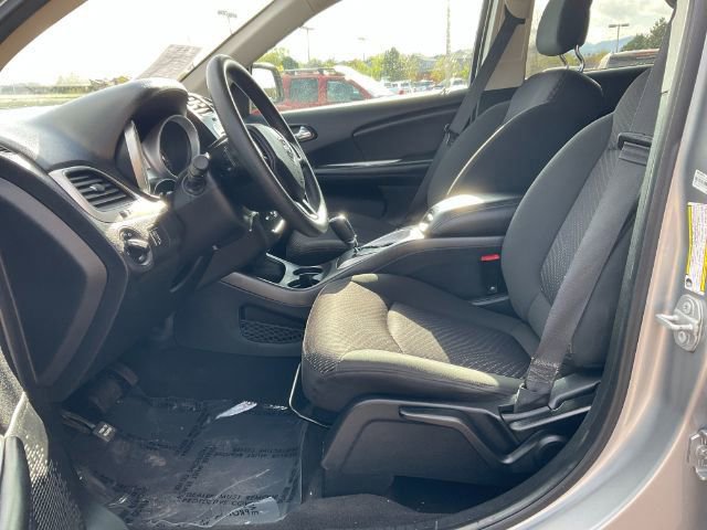 Used 2019 Dodge Journey SE FWD image 13