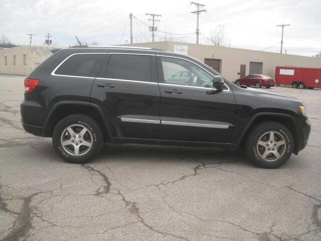 Used 2012 Jeep Grand Cherokee Laredo w/ Laredo E Group image 4