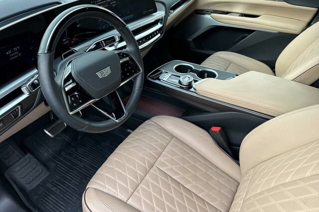 Certified 2026 Cadillac Lyriq Signature Luxury w/ Nappa Leather Package AWD/4WD image 10