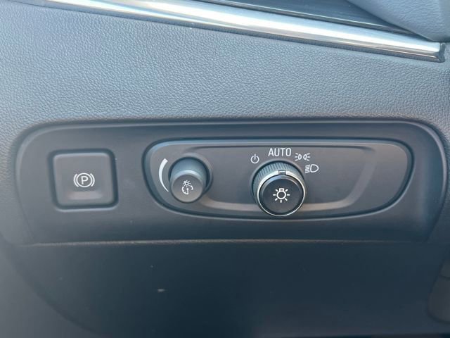 Used 2020 Buick Enclave Premium w/ Sun and Sites Package image 29