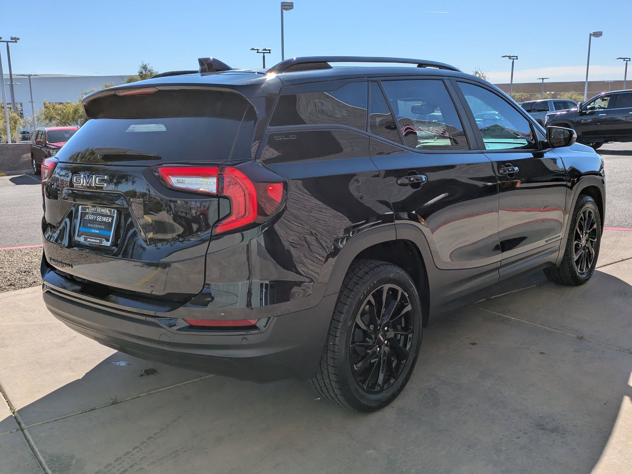 Certified 2023 GMC Terrain SLE w/ Elevation Edition image 5