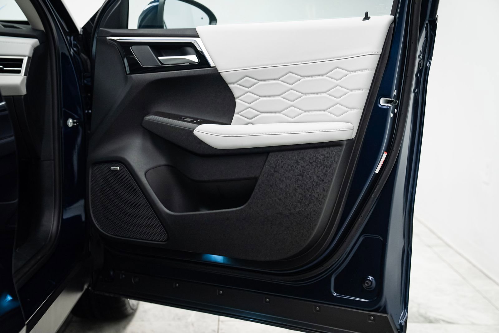 New 2025 Mitsubishi Outlander SEL image 24