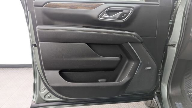 Used 2023 Chevrolet Suburban Premier image 16