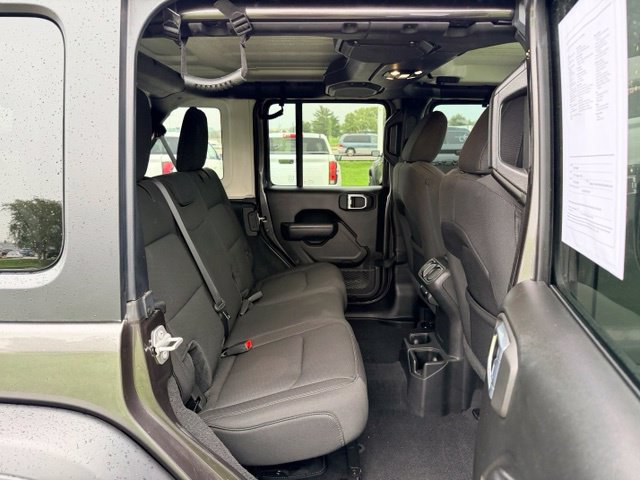 Used 2022 Jeep Wrangler Unlimited Sport AWD/4WD image 9