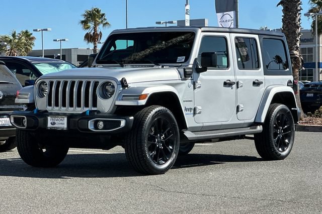 Used 2023 Jeep Wrangler Unlimited Sahara w/ Cold Weather Group AWD/4WD image 8