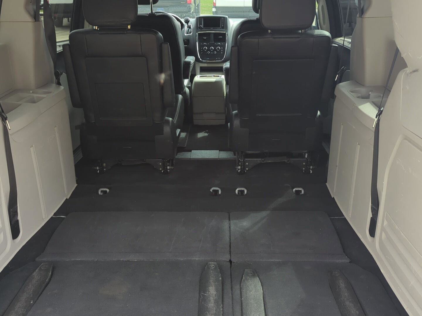 Used 2019 Dodge Grand Caravan SXT image 26