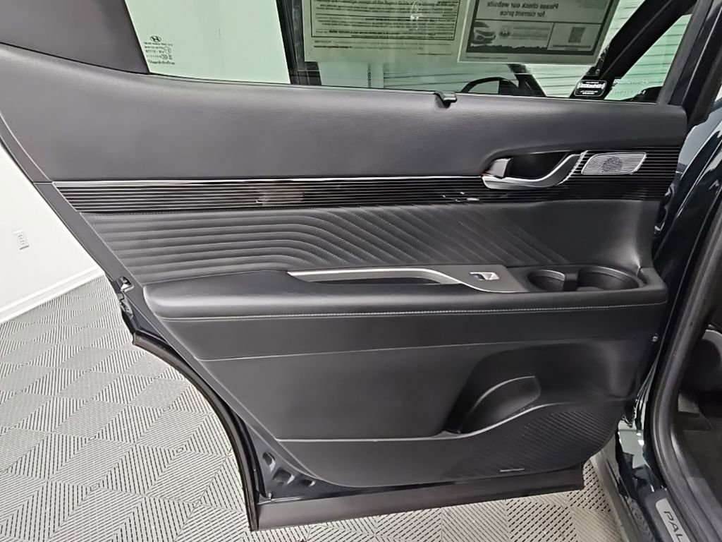Used 2024 Hyundai Palisade Calligraphy image 40