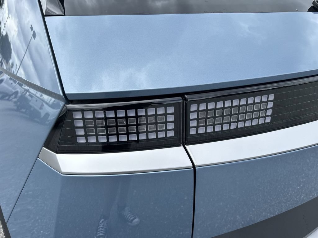 New 2025 Hyundai Ioniq 5 SE RWD image 17