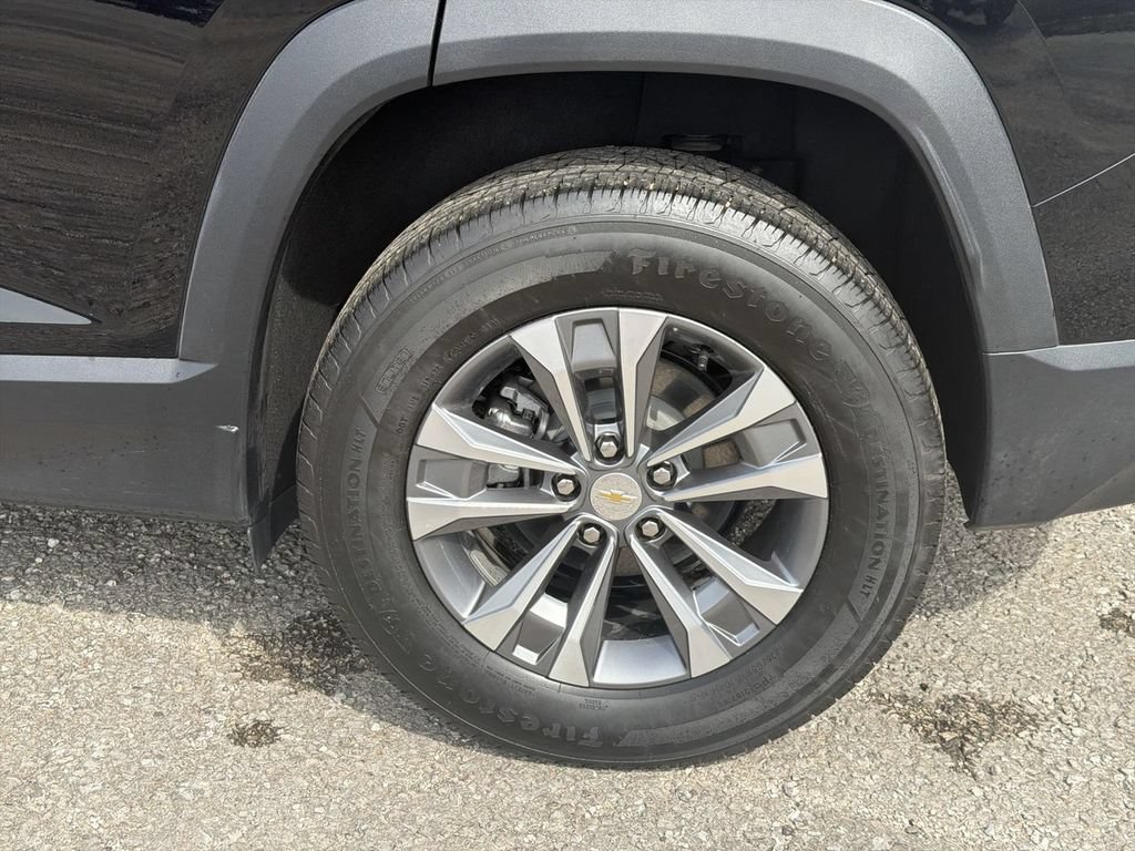 Used 2026 Chevrolet Equinox LT FWD image 32
