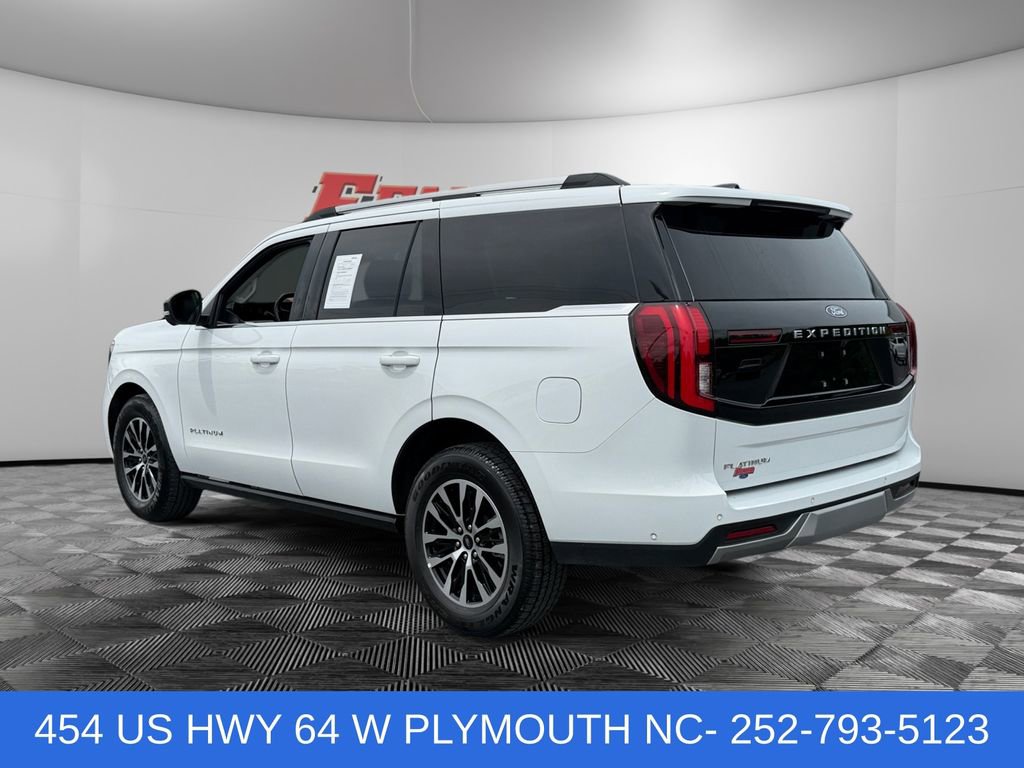 Used 2025 Ford Expedition Platinum AWD/4WD image 3