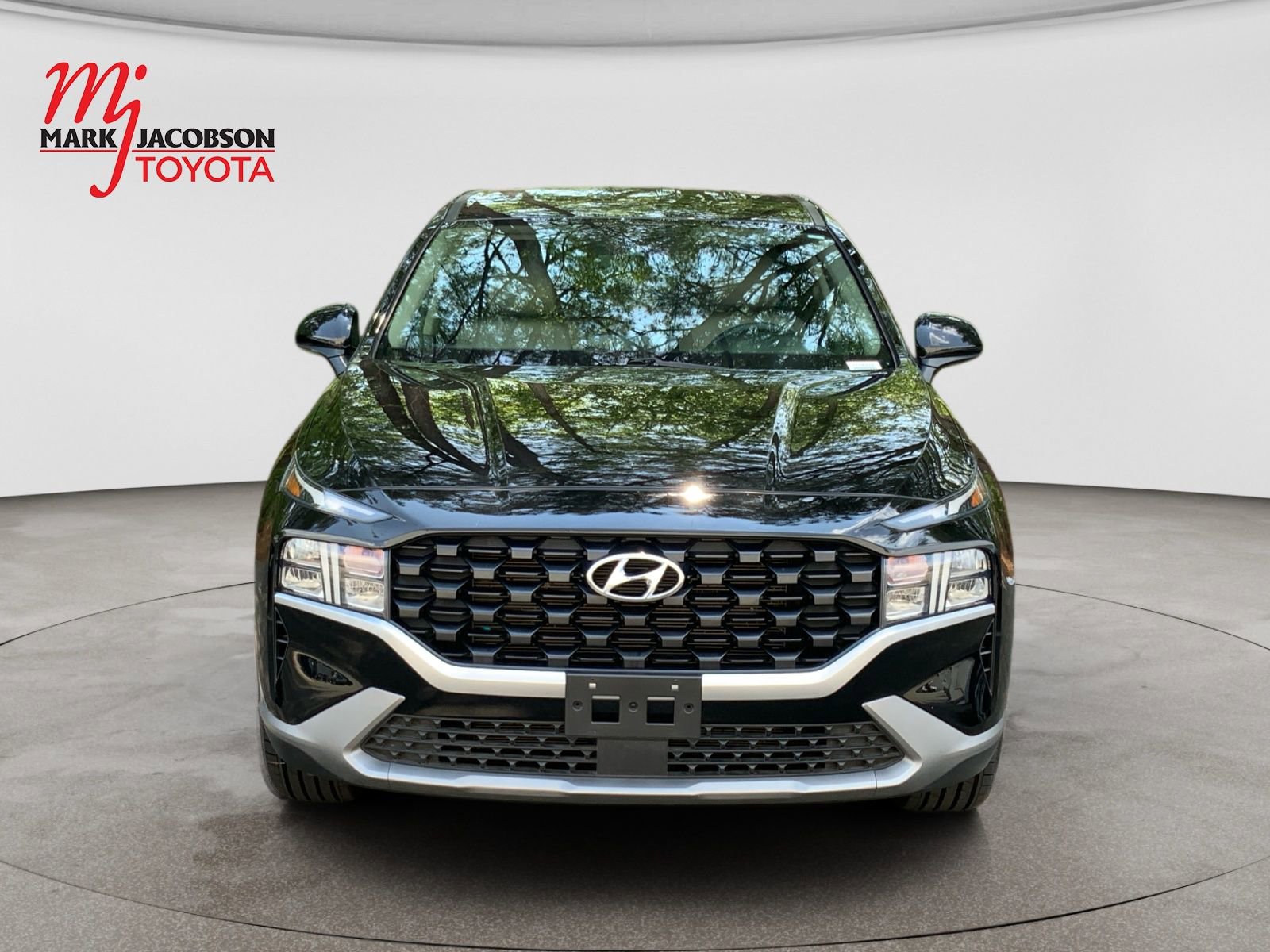 Used 2023 Hyundai Santa Fe SE FWD image 2