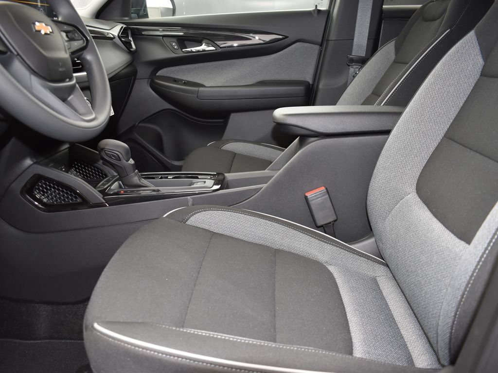 New 2025 Chevrolet TrailBlazer LS w/ LS Convenience Package FWD image 13