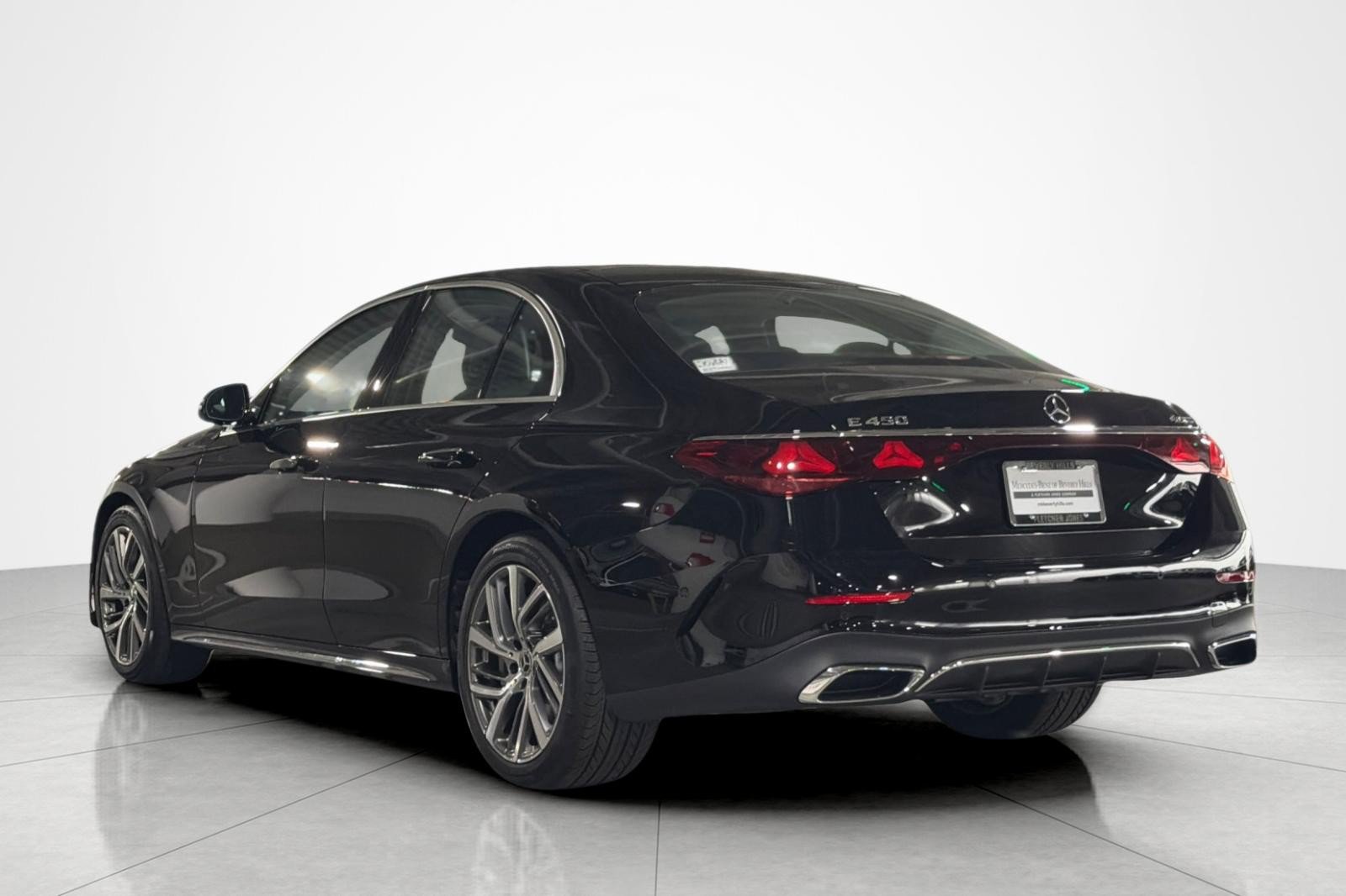 New 2027 Mercedes-Benz E 450 4MATIC Sedan image 3