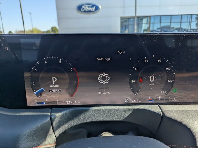 Used 2025 Nissan Armada PRO-4X w/ Pro-4X Premium Package AWD/4WD image 9