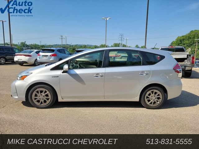 Used 2017 Toyota Prius V Two w/ Carpet Mat Package FWD image 2