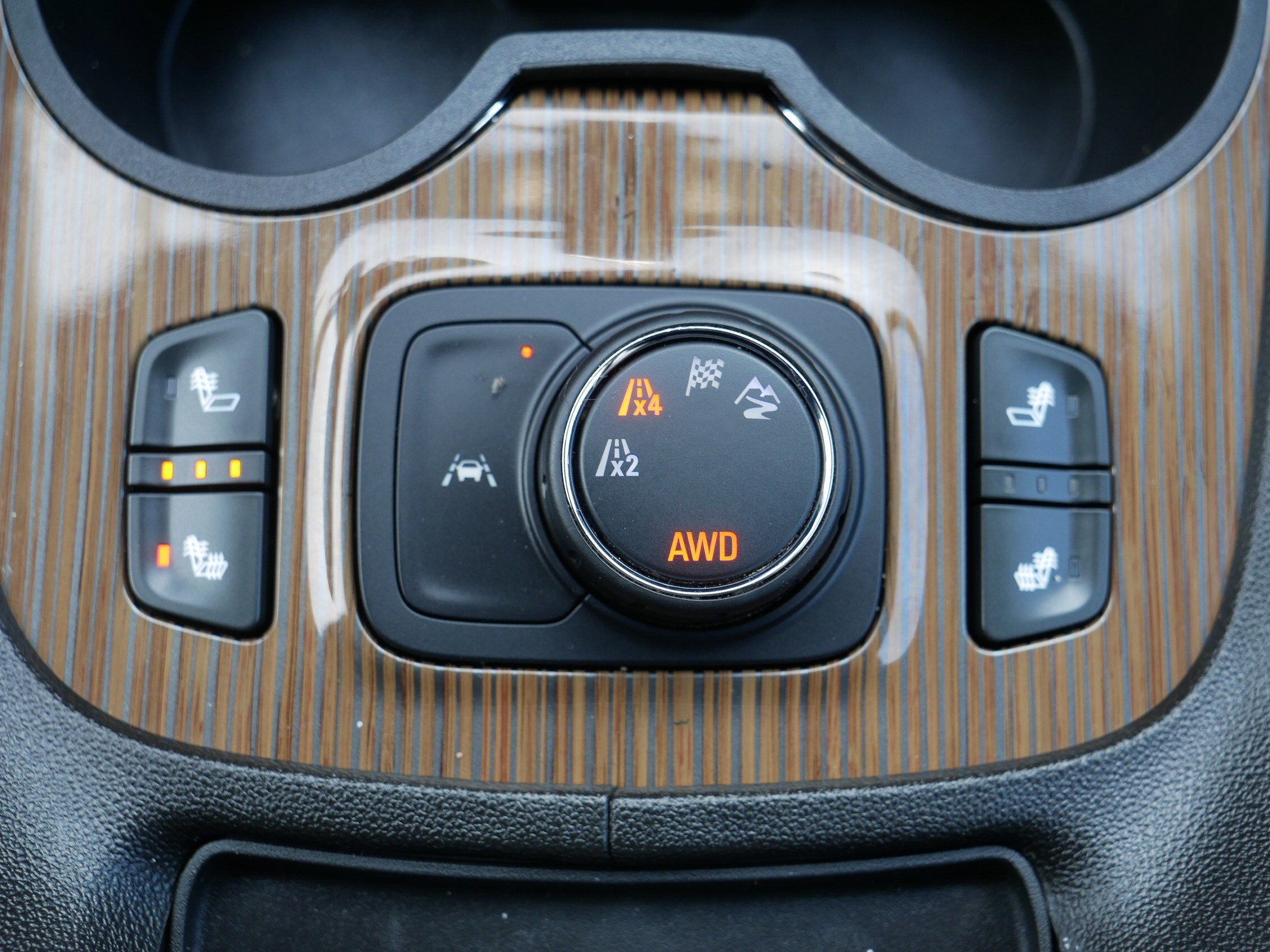 Used 2023 GMC Acadia SLE w/ Driver Convenience Package image 31