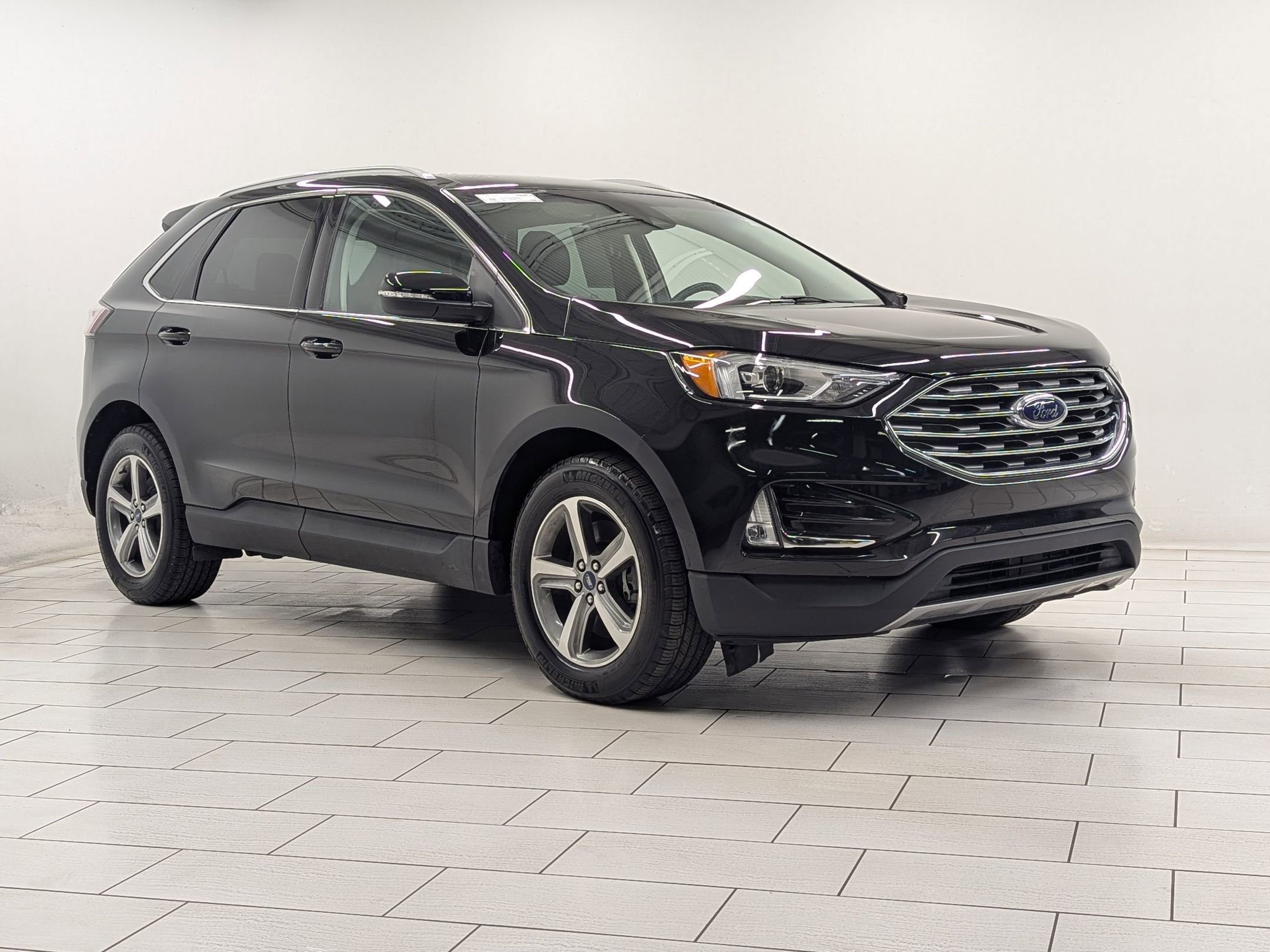 Used 2019 Ford Edge SEL w/ Equipment Group 201A image 6