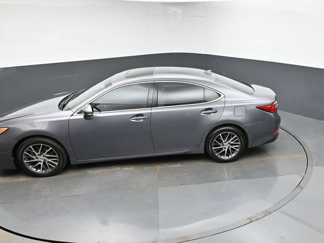 Used 2016 Lexus ES 350 w/ Luxury Package w/Wood Trim FWD image 45