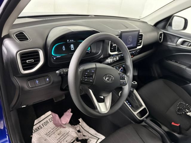 Used 2025 Hyundai Venue SE image 13