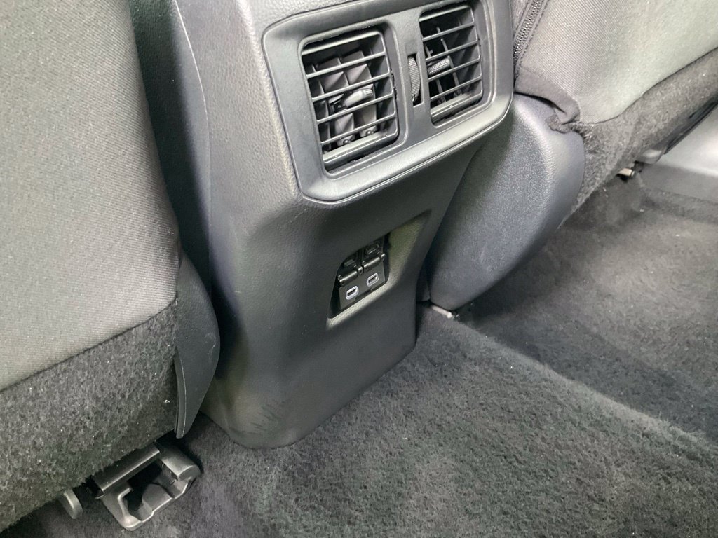 Used 2025 Toyota RAV4 XLE AWD/4WD image 17