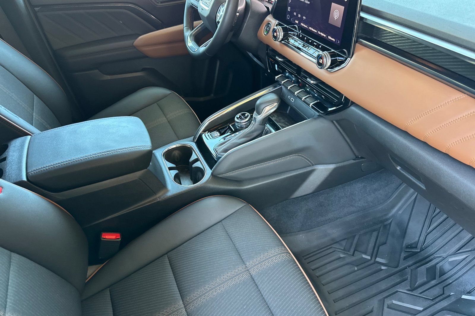 Certified 2025 GMC Canyon AT4 AWD/4WD image 16