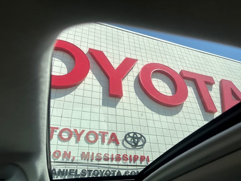 Used 2018 Toyota 4Runner Limited image 16