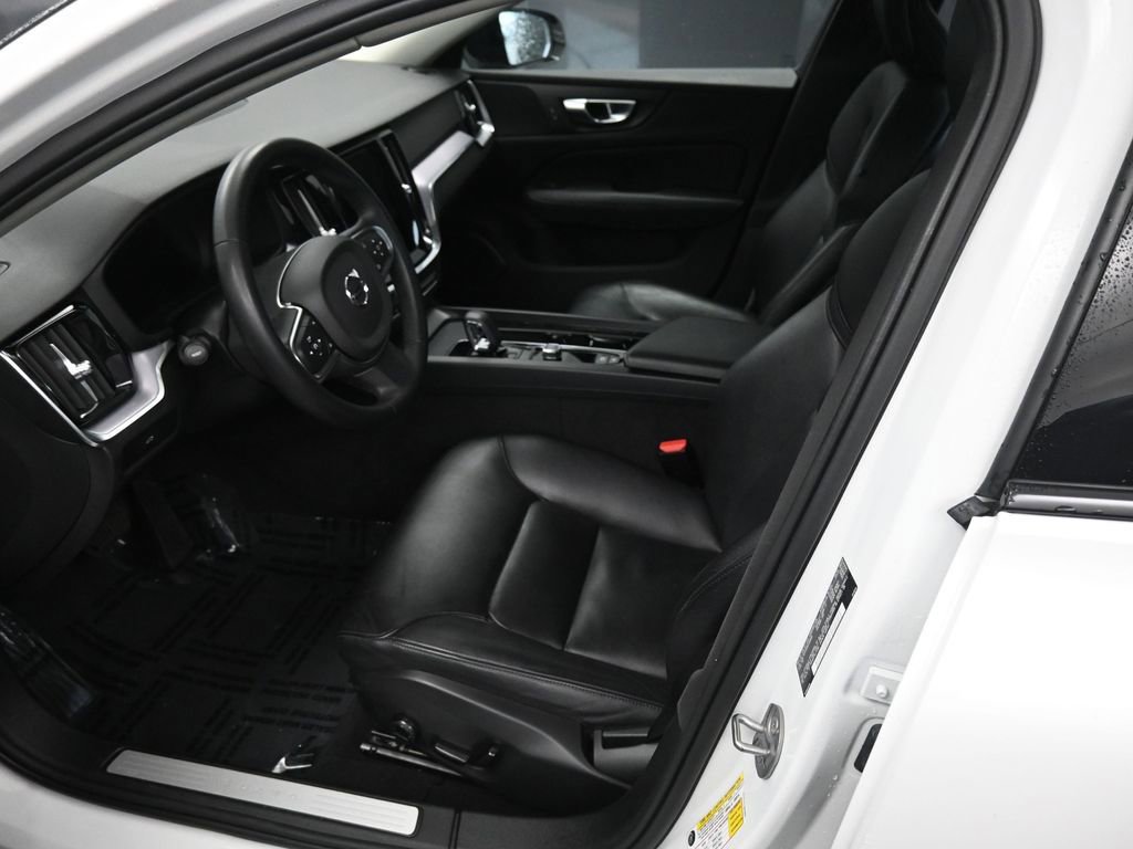 Used 2024 Volvo S60 B5 Core image 30